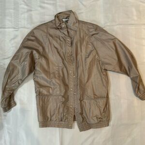 10 windbreaker with snaps like new lightweight long sleeve